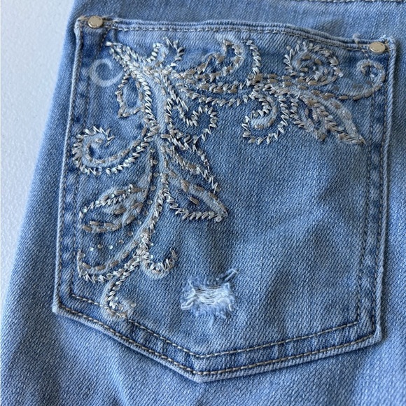 WHBM Girlfriend Denim Jeans Size 6 Rhinestones Light Wash Distressed Western - Picture 8 of 16